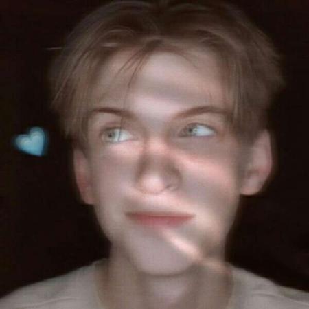 帅气欧美男唯美好看头像，高端超帅的外国唯美好看头像男图片