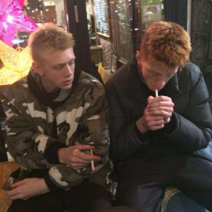 欧美男头ins风，安静而孤独的男生图片