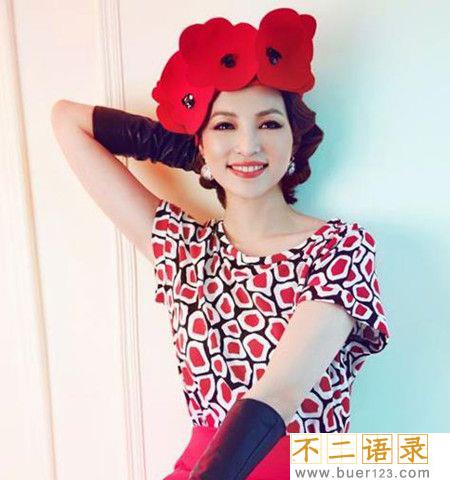  密春雷比董卿小多少岁 密春雷的身价和背景揭秘图片