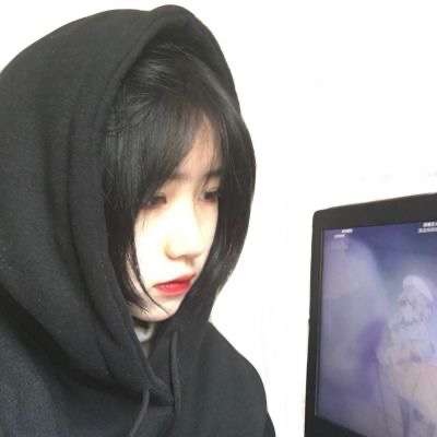 高清好看的2021潮流微信女生海边背影头像图片