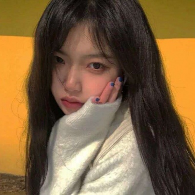 高清好看的2021潮流微信女生海边背影头像图片
