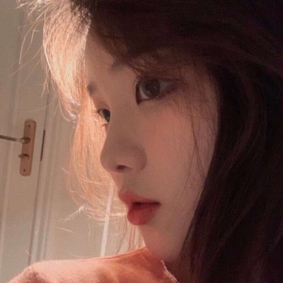 高清好看的2021潮流微信女生海边背影头像图片