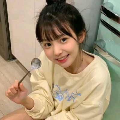 2021三年级真人女生头像图片