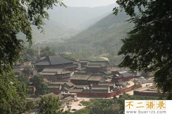 中国最灵验的四大寺庙，四个佛教圣地（礼佛的同时欣赏美景）