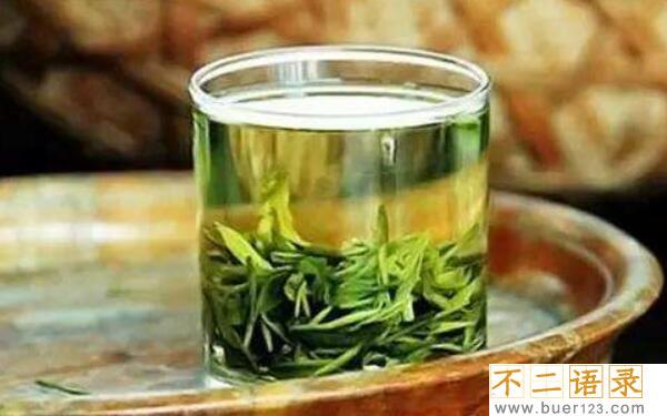 绿茶的冲泡时间，2-3分钟（中低档绿茶用100℃水冲泡）图片