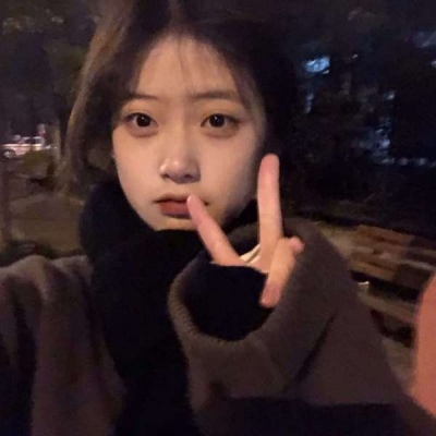 头像2021最火爆短发女生qq头像动漫图片