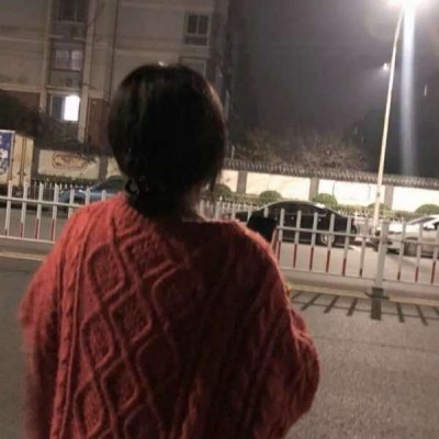 头像2021最火爆短发女生qq头像动漫图片