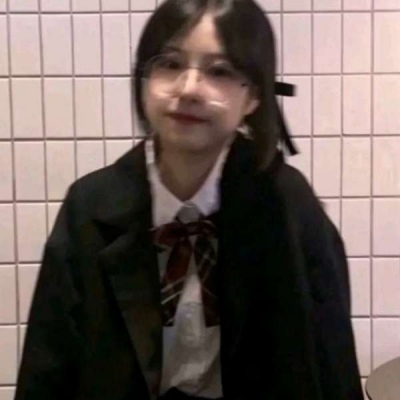 头像2021最火爆短发女生qq头像动漫图片
