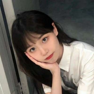 2021年最火的图片半遮面古风女生头像图片