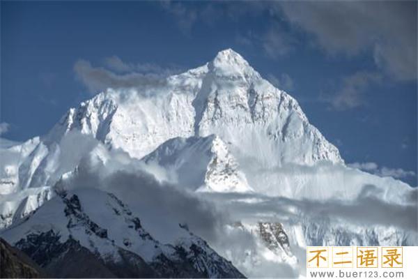 世界海拔最高的地方是哪里 珠穆朗玛峰（海拔高度8844米）图片