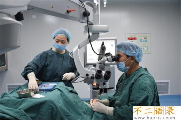 世界上最奇葩的手术 分舌术把舌头分成蛇（相当恐怖）图片