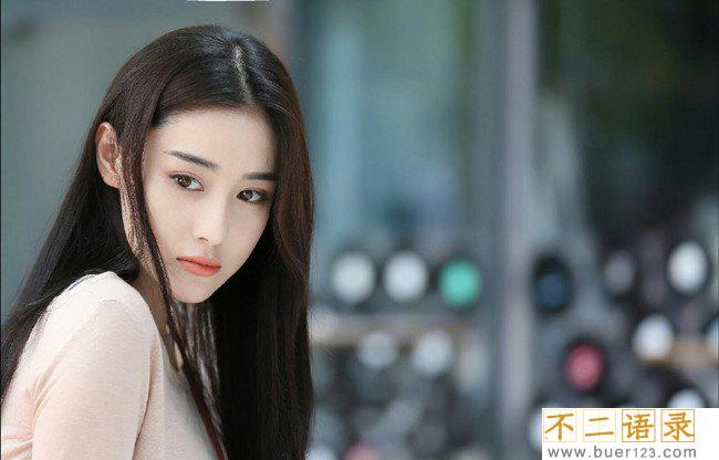张馨予露全乳未经处理照 让人浮想联翩图片