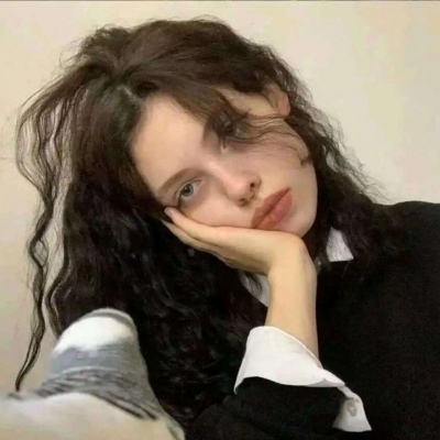 2021ins真人qq背景图加头像女生图片