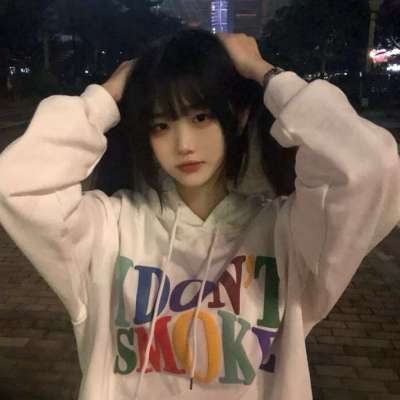 2021ins真人qq背景图加头像女生图片
