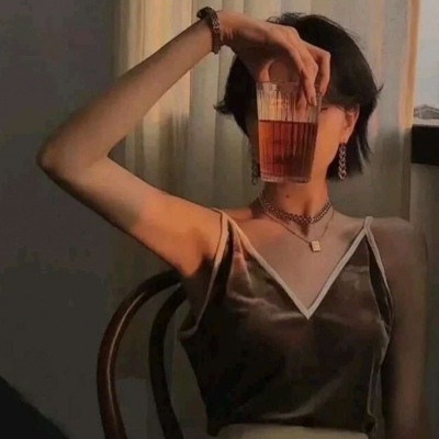 2021轻熟风女生头像图片图片