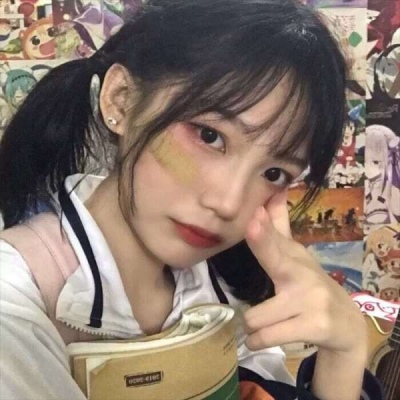 2021年新版微信头像女生头像14岁自拍同一个人图片