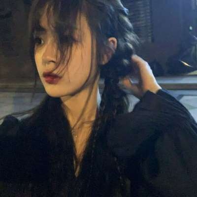 2021年微信头像q板二次元女生头像高冷傲图片