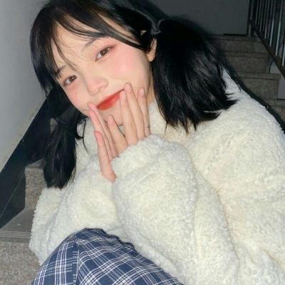 抖音qq头像悲伤二次元女生背影图片唯美图片