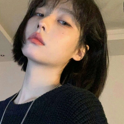 抖音qq头像悲伤二次元女生背影图片唯美图片