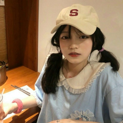 抖音qq头像悲伤二次元女生背影图片唯美图片