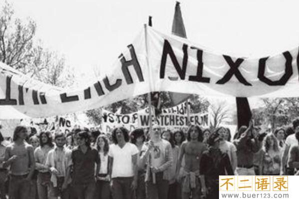 1974美国水门事件 美国第一个因为丑闻下台的总统(尼克松)图片