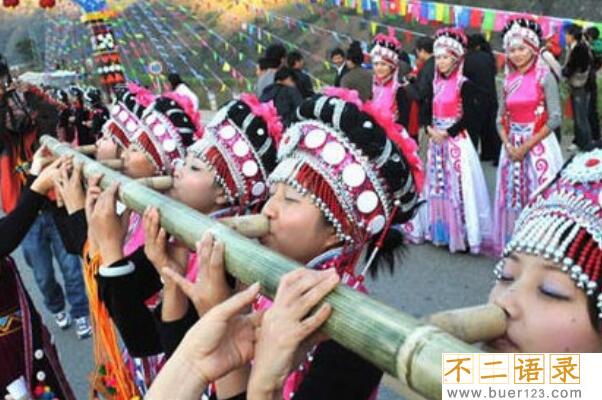 怒族的传统节日是什么节日 纪念阿茸的仙女节(又称鲜花节)图片