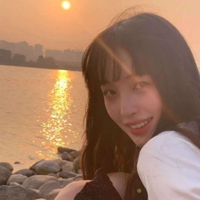 2021最火QQ手绘社会女戴口罩头像女生图片