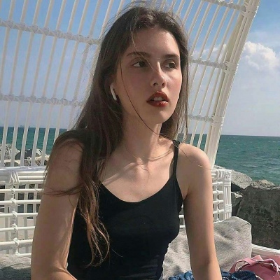 2021年最火头像欧美外国带有梦幻的女生头像真人图片