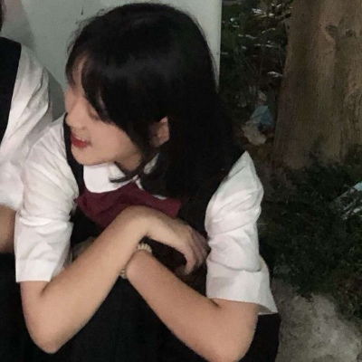 2021最新最火闺蜜好看的漫画女生头像冷酷图片
