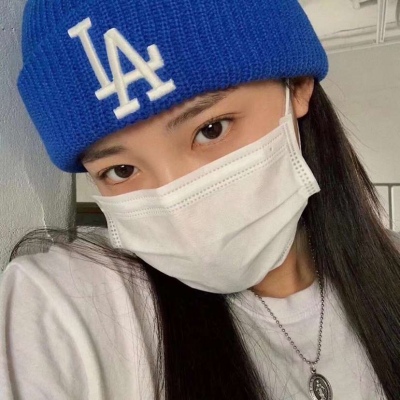 2021混黑可爱女生头像图片