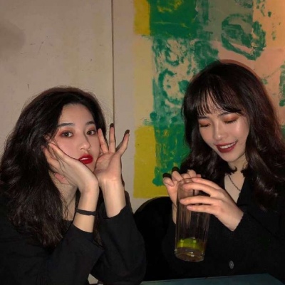 高清好看的2021年超仙闺蜜成熟背影卡通头像 女生头像图片