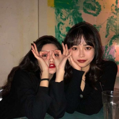 高清好看的2021年超仙闺蜜成熟背影卡通头像 女生头像图片