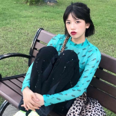 高清好看的2021年超仙闺蜜成熟背影卡通头像 女生头像图片