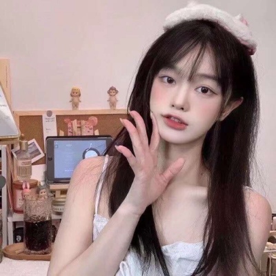 2021女生剪刀手的动漫头像图片