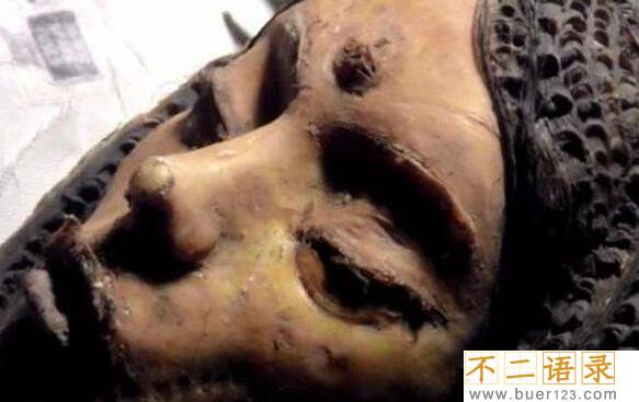 玉兔号在月球惊人发现:外星人基地，美国40年都不敢登月图片