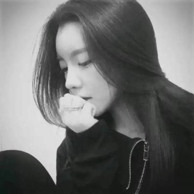 黑白伤感女生头像 黑白头像女生伤感无字图片