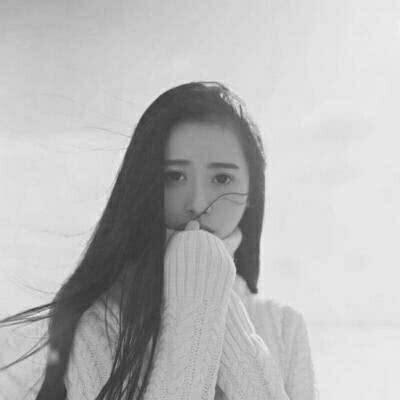 黑白伤感女生头像 黑白头像女生伤感无字图片