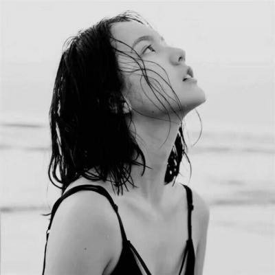 黑白伤感女生头像 黑白头像女生伤感无字图片