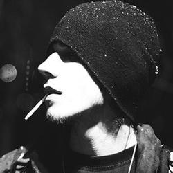 头像男生 黑白照抽烟图片