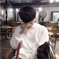 白色背景男生头像图片