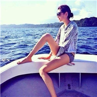 海边创意个性女生头像 枫叶流丹图片