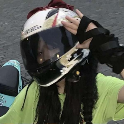 微博2021男女生失恋后哭不出来的头像图片