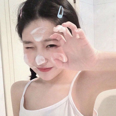 高清好看的2021高清正面照片女生头像图片