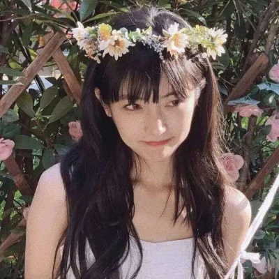 高清好看的2021高清正面照片女生头像图片