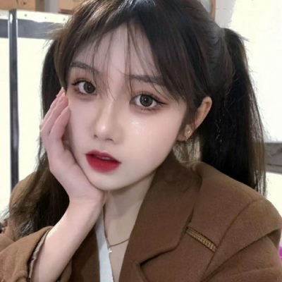 微信头像2021对着镜子拍自己的女生头像图片