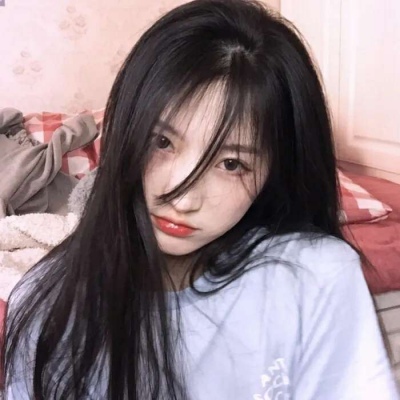 微信头像2021对着镜子拍自己的女生头像图片