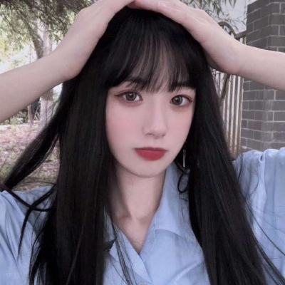 微信头像2021对着镜子拍自己的女生头像图片