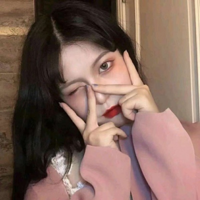 微信头像2021对着镜子拍自己的女生头像图片