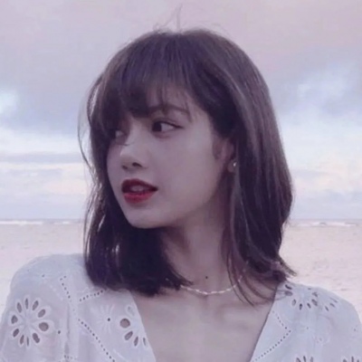 2021年最好看的30张同一个女生头像图片