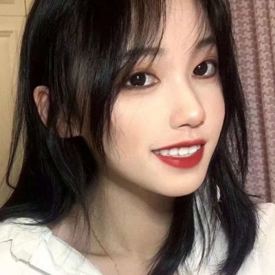2021年最好看的30张同一个女生头像图片